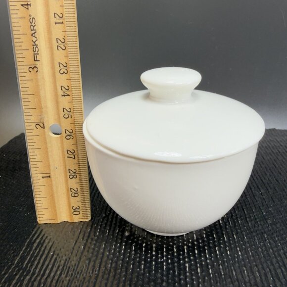 Tatung Taiwan China Ivory Ceramic Cups Sake Dipping Cups Set 2 W Lids Vintage - Picture 2 of 10